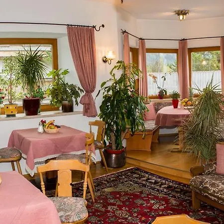 Kreuzhof Seefeld فندق مبيت وإفطار سيفيلد ان تيرول