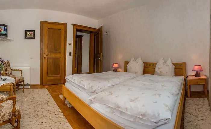 Bed & Breakfast Kreuzhof Seefeld 3*