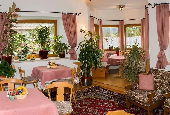 Kreuzhof Seefeld Panzió Seefeld in Tirol