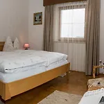 Kreuzhof Seefeld 3*