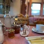 Bed & Breakfast Kreuzhof Seefeld 3*